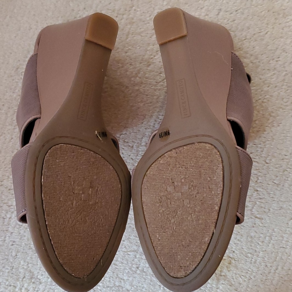 Vince Camuto Taupe wedge sandal - Picture 3 of 3
